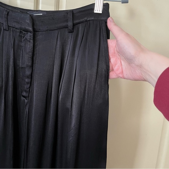 NWT Bardot Lena Pants Pleat Front Satin Black Pin Tuck Wide Leg Woman’s Size XS - Picture 10 of 12